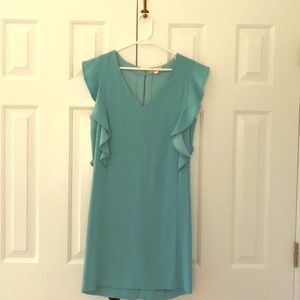 Flutter sleeve shift dress